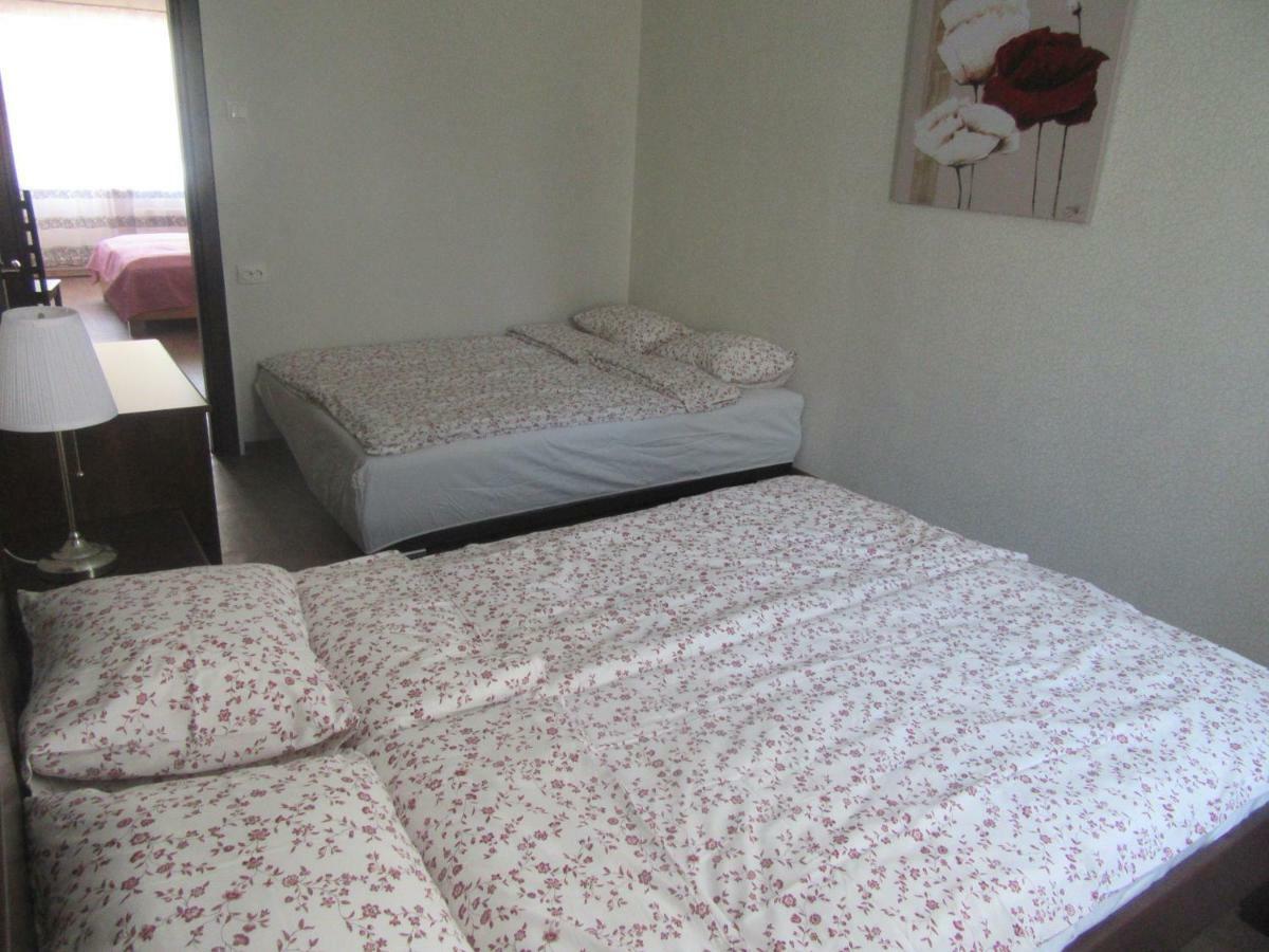 Family Apartment Рига Экстерьер фото
